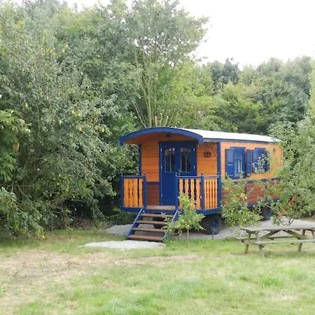 Holiday home Roulottes De La Suzanne